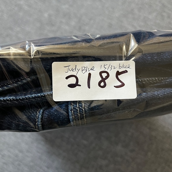 Judy Blue Cropped Straight Frayed Hem Jeans - Women's Size 15 / 32 - Blue - Picture 10 of 10